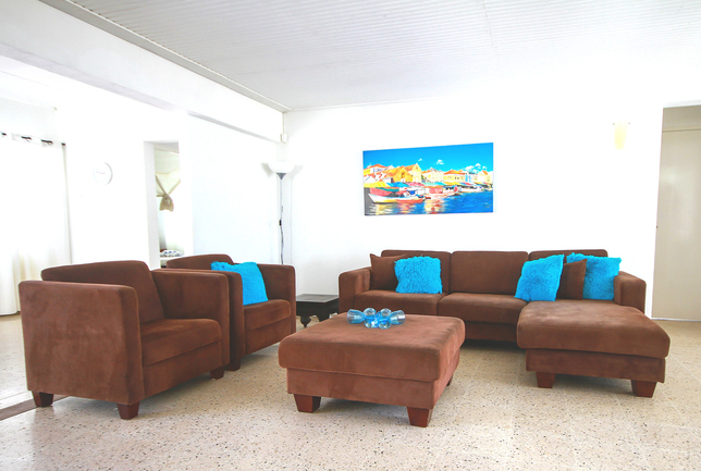 Preview b living room relax and tv area villa breeze curacao